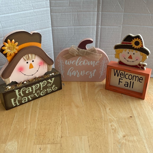 Harvest decor set 3 wooden fall decorations. Pumpkin & scarecrows. Halloween NWT - Picture 1 of 8